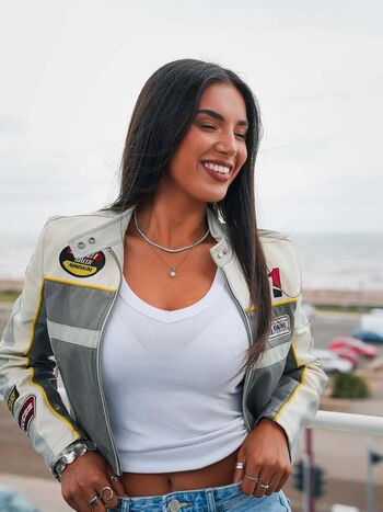 Dj Victoria Peng