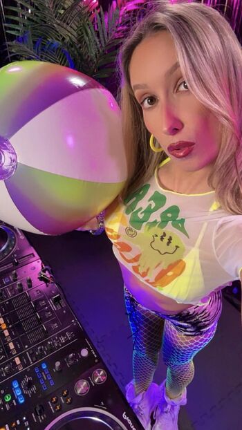 Leaked Djmissshelton  page private photo viral onlyfans