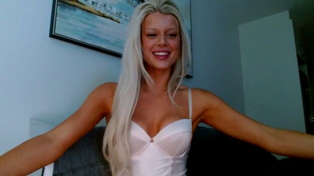 Leaked Dollyvey private photo viral onlyfans