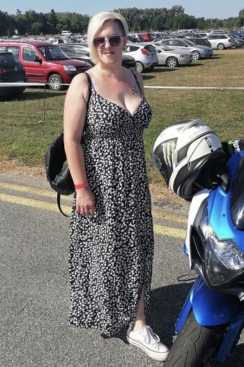 Leaked Domace matorke milf ex yu  page private photo viral onlyfans