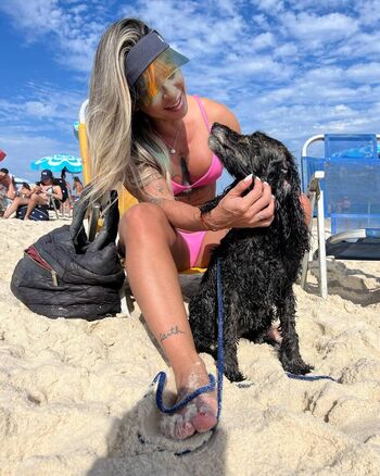 Dra. Thatiane Oliveira