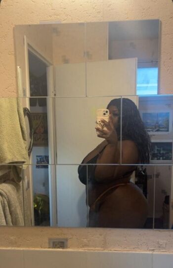 Leaked Ebony curvy private photo viral onlyfans
