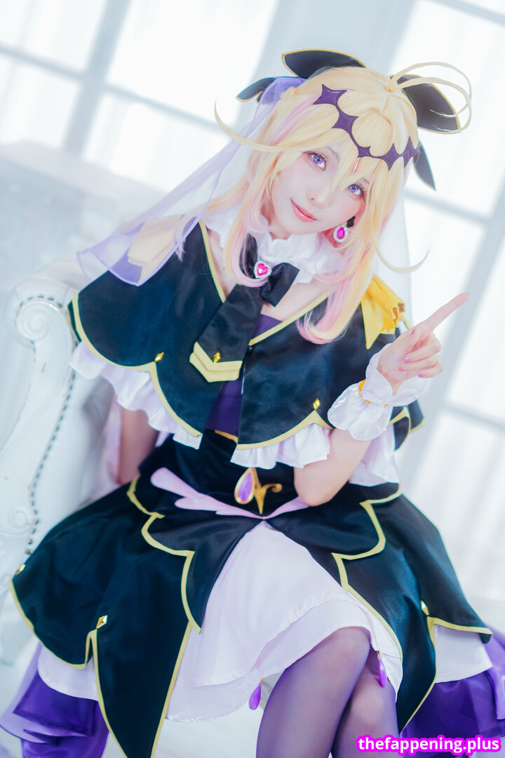 Ely Cosplay / Ely_eee / eeelyeee Fotografie OnlyFans Dezbrăcată #360