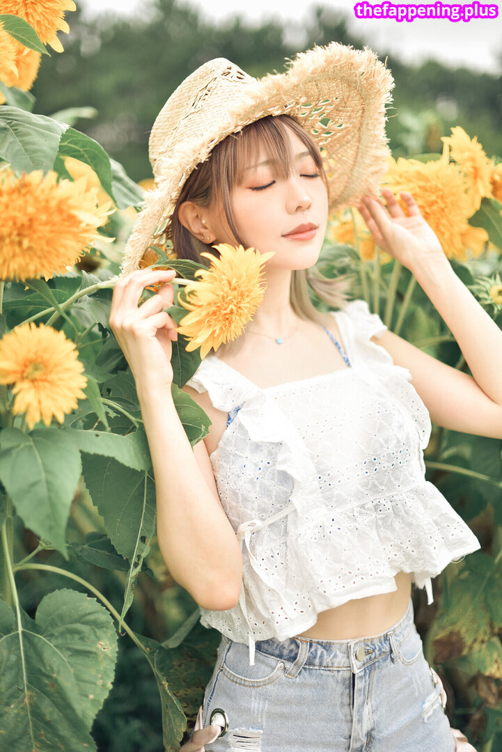 Ely Cosplay / Ely_eee / eeelyeee Fotografie OnlyFans Dezbrăcată #446