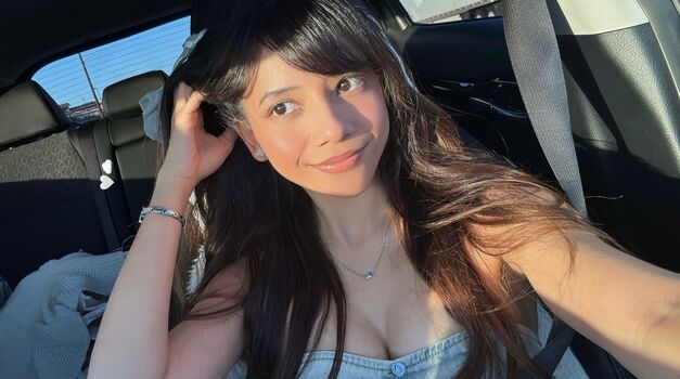 Leaked Eeeveenara private photo viral onlyfans