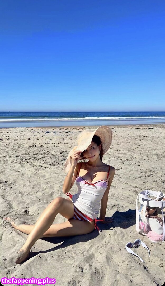 Eeeveenara / Eevee Enara / eeveenara Photo OnlyFans Nu #481