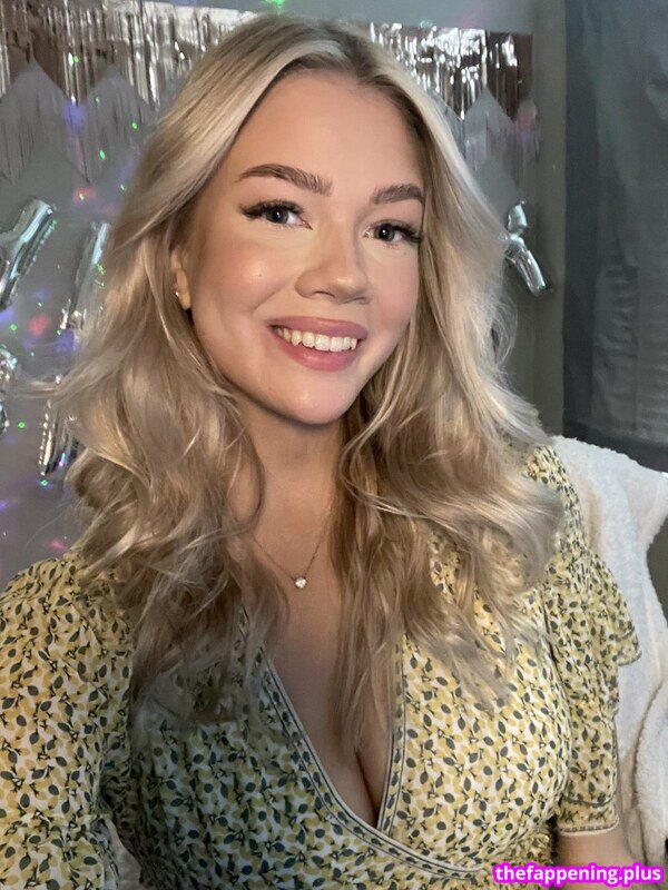 eeviex / ellaeeviex / https: / xeeeviex Φωτογραφία Γυμνών OnlyFans #2