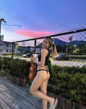 Leaked Elaine gu page private photo viral onlyfans