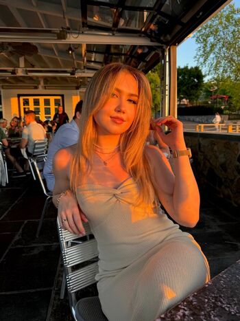 Elenastrikes
