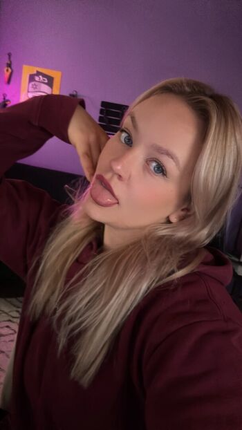 Leaked Elinajasmin private photo viral onlyfans