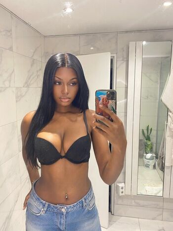 Leaked Elinda san  page private photo viral onlyfans