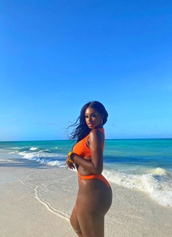 Leaked Elinda san  page private photo viral onlyfans