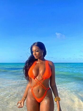 Leaked Elinda san  page private photo viral onlyfans