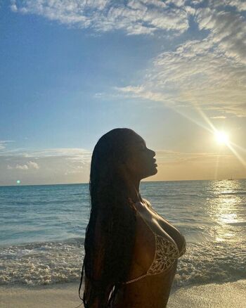 Leaked Elinda san  page private photo viral onlyfans