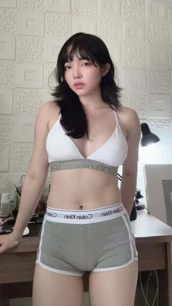 Leaked Elisonhonganh private photo viral onlyfans