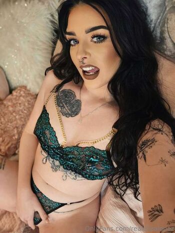 Eliza 'Fasthips' Lopez