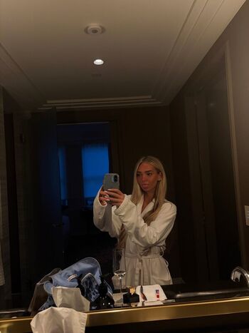 Leaked Ella livingstonn private photo viral onlyfans