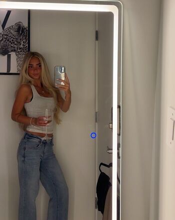 Leaked Ella livingstonn private photo viral onlyfans