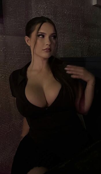 Leaked Ellahrstic private photo viral onlyfans