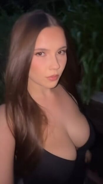 Leaked Ellahrstic private photo viral onlyfans