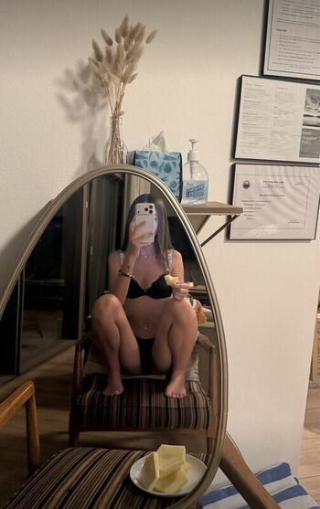 Leaked Ellapetitee private photo viral onlyfans