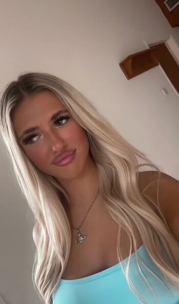 Leaked Ellaxlongg page private photo viral onlyfans
