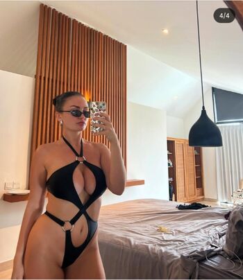 Elle Gilks