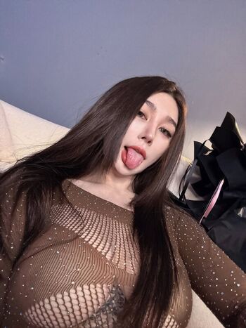 ellena_ling33