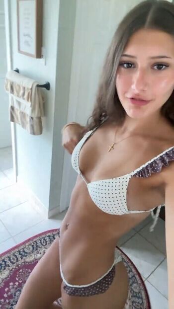 Leaked Ellesbellss private photo viral onlyfans