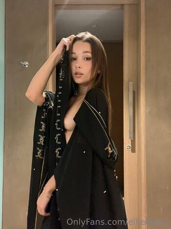 Leaked Ellieleen private photo viral onlyfans