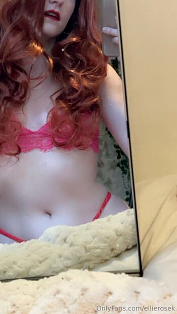 Leaked Ellierosek private photo viral onlyfans