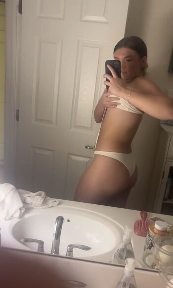 Leaked Elliya private photo viral onlyfans