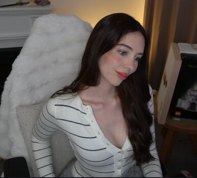 Leaked Allison bloom / private photo viral onlyfans