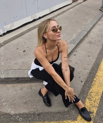 Leaked Ema louise private photo viral onlyfans