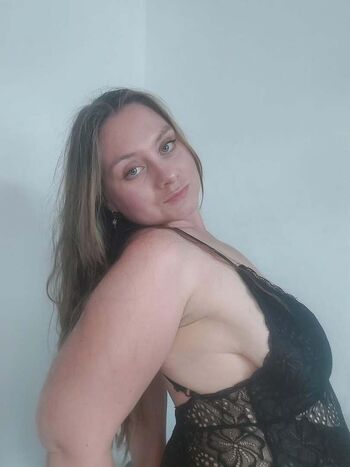 Leaked Emeline parent private photo viral onlyfans