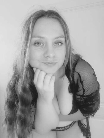 Leaked Emeline parent private photo viral onlyfans