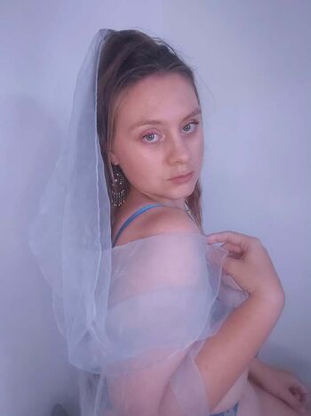 Leaked Emeline parent private photo viral onlyfans