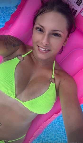 Leaked Emelineeee page private photo viral onlyfans