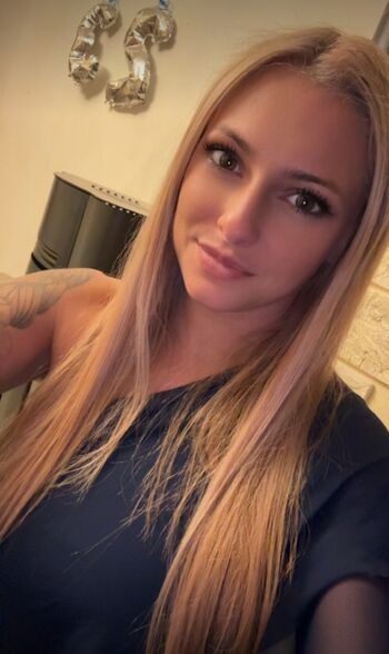 Leaked Emelineeee private photo viral onlyfans