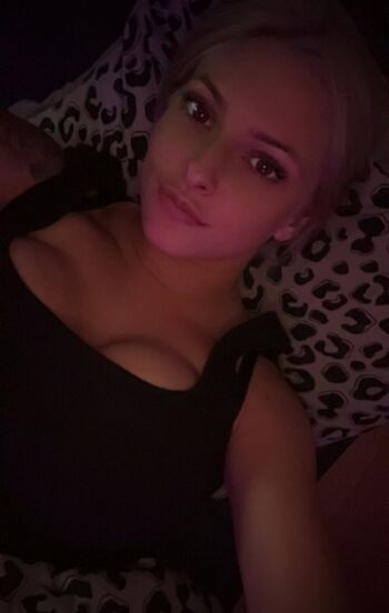 Leaked Emelineeee private photo viral onlyfans
