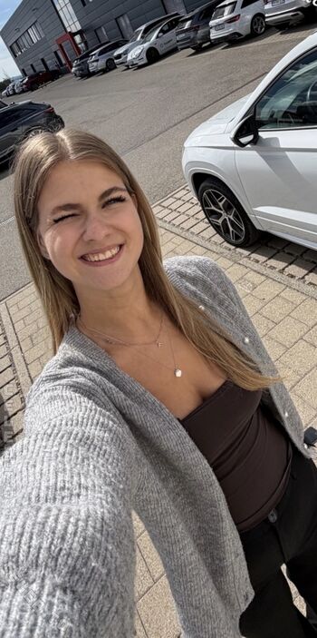 Leaked Emelybasics private photo viral onlyfans