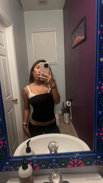 Leaked Emikoxo page private photo viral onlyfans