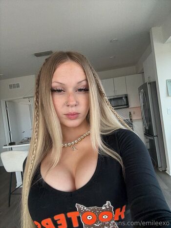 Leaked Emileexo private photo viral onlyfans