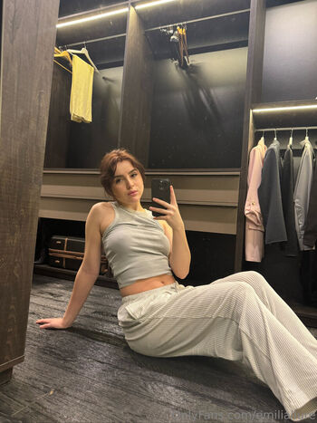 Leaked Emiliallure private photo viral onlyfans
