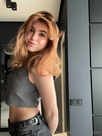 Leaked Emiliallure private photo viral onlyfans