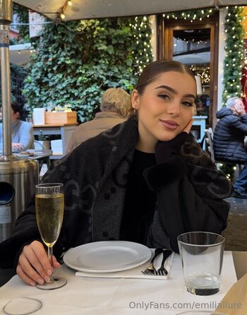 Leaked Emiliallure private photo viral onlyfans
