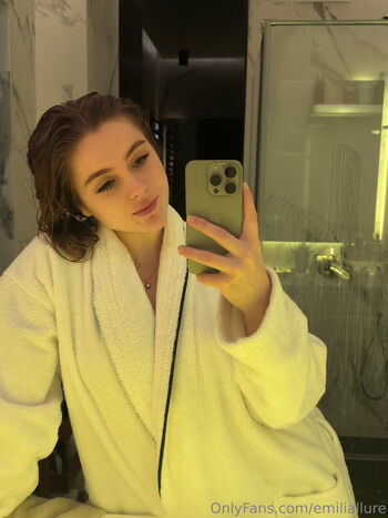 Leaked Emiliallure private photo viral onlyfans
