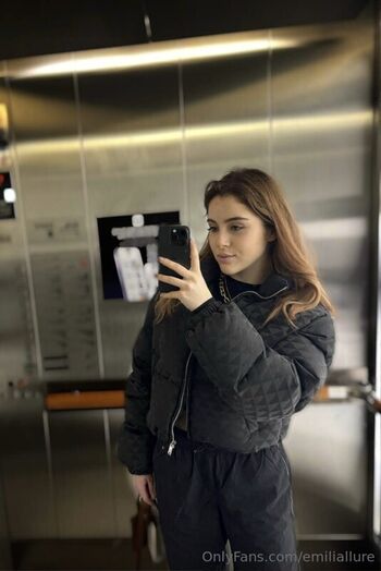 Leaked Emiliallure private photo viral onlyfans