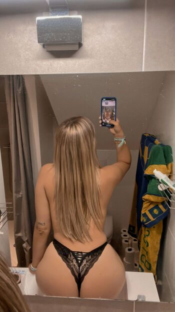 Leaked Emiliavssr private photo viral onlyfans