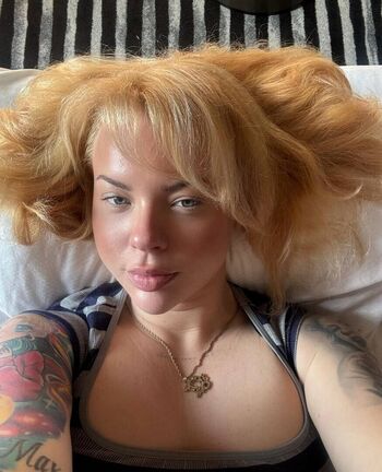 Leaked Emilie brooklyn private photo viral onlyfans